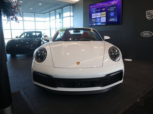Used 2020 Porsche 911 Carrera S image 2