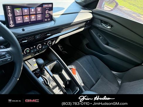 Used 2025 Honda Accord Sport image 31