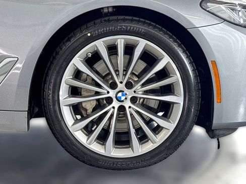 Used 2023 BMW 530i w/ Premium Package RWD image 13