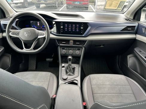 Certified 2022 Volkswagen Taos SE AWD/4WD image 10