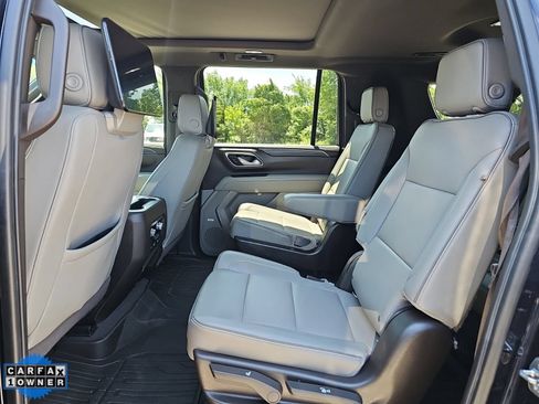 Used 2022 GMC Yukon XL SLT w/ SLT Luxury Package AWD/4WD image 4