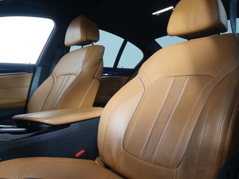 Used 2019 BMW 530i w/ Convenience Package RWD image 8