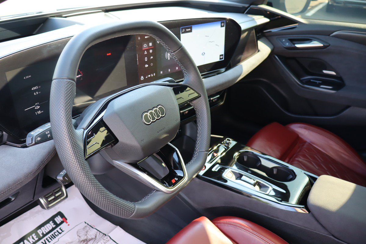 Used 2025 Audi S6 e-tron Prestige AWD/4WD image 12