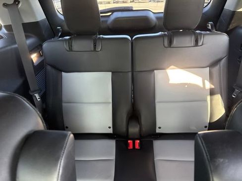 Used 2022 Ford Explorer XLT w/ Equipment Group 202A AWD/4WD image 27