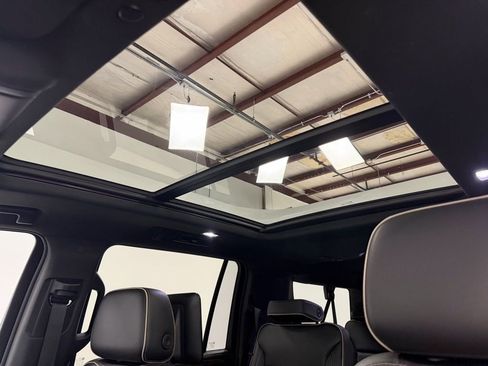 Used 2021 Chevrolet Suburban Premier w/ Premium Package image 27