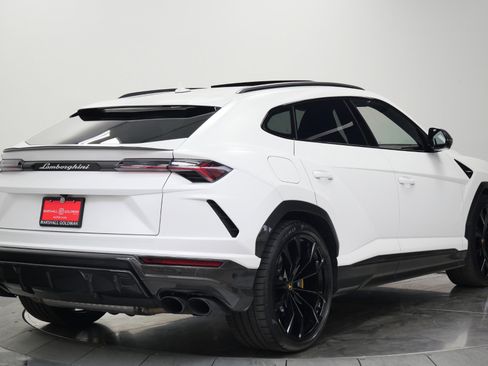 Used 2021 Lamborghini Urus image 9