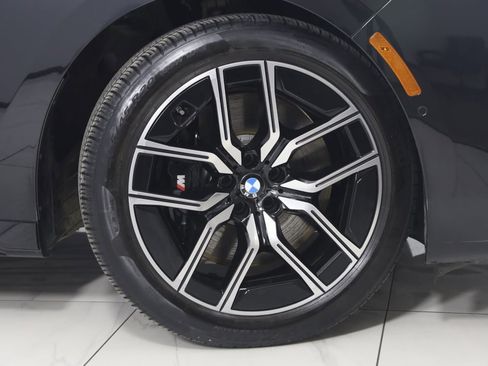 Used 2023 BMW 740i w/ Parking Assistance Package image 19