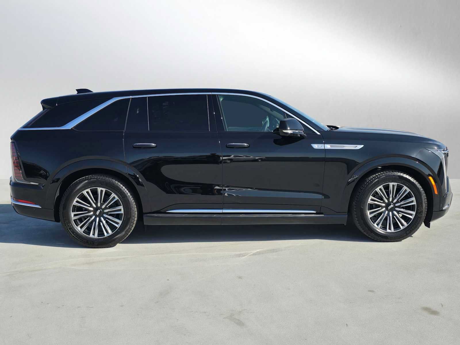 Used 2026 Cadillac Escalade IQ Luxury 1 AWD/4WD image 2