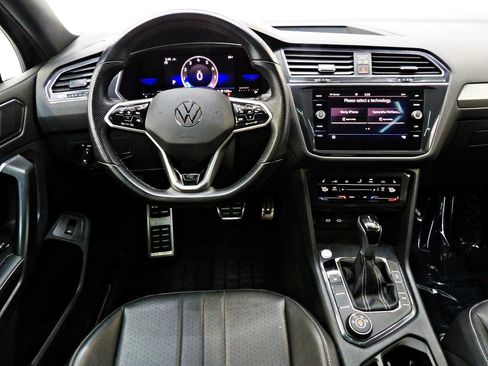 Used 2022 Volkswagen Tiguan SE R-Line image 25