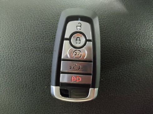 Used 2019 Ford Fusion SEL FWD image 32