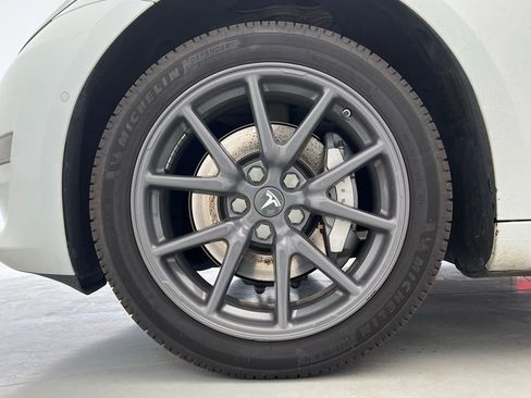 Used 2018 Tesla Model 3 Mid Range image 19