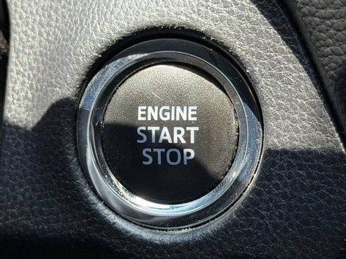 Used 2021 Toyota RAV4 XLE AWD/4WD image 8