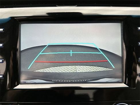 Used 2018 Toyota Camry LE image 17