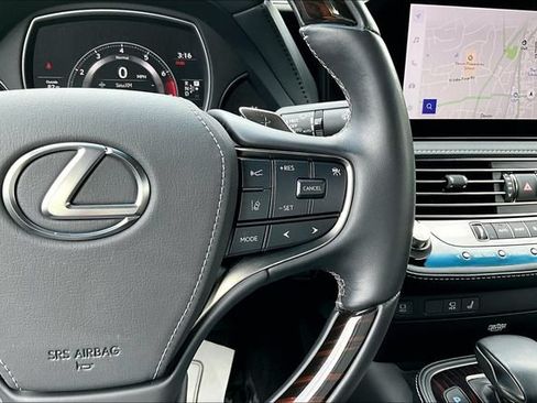 Used 2023 Lexus LS 500 AWD w/ Luxury Package image 15