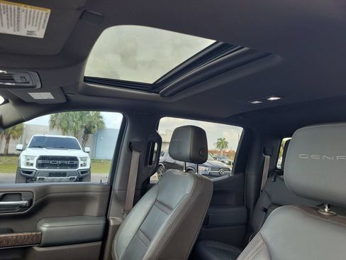 Used 2019 GMC Sierra 1500 Denali w/ Denali Ultimate Package AWD/4WD image 19