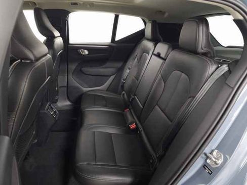 Used 2020 Volvo XC40 T5 Momentum w/ Protection Package Premier image 43