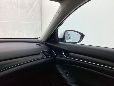 Used 2018 Honda Accord Touring image 29