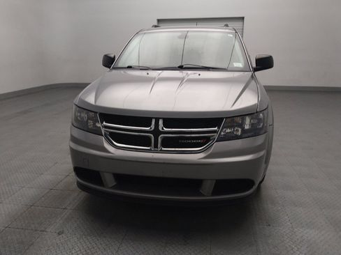 Used 2019 Dodge Journey SE FWD image 15