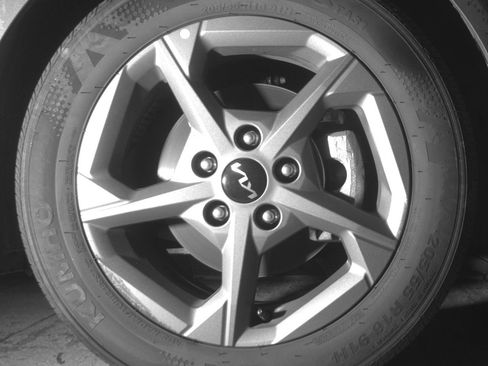 Used 2025 Kia K4 LXS image 13