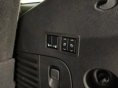 Used 2017 GMC Yukon SLT AWD/4WD image 26