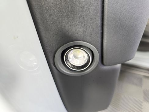 Used 2023 Rivian R1S Adventure image 32