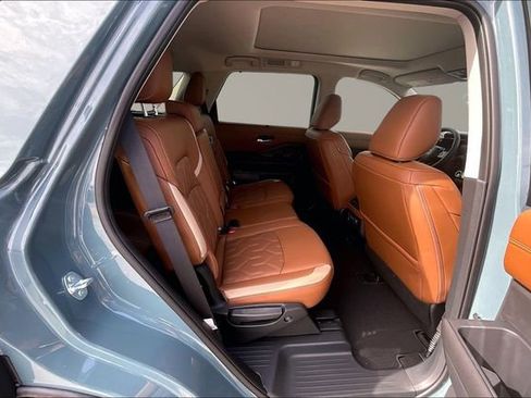 New 2026 Nissan Pathfinder Platinum image 10