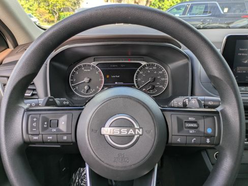 Used 2023 Nissan Rogue SV image 25