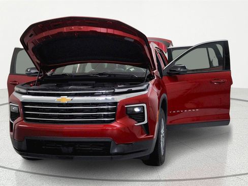 Used 2026 Chevrolet Traverse LT image 6