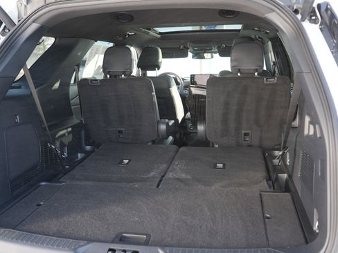 Used 2025 Ford Explorer ST image 31