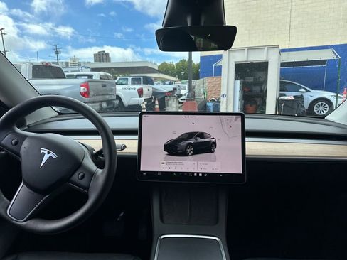 Used 2023 Tesla Model Y Long Range AWD/4WD image 13