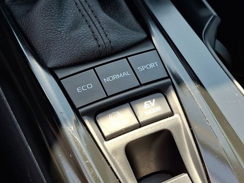 Certified 2025 Toyota Camry SE w/ Convenience Package FWD image 26