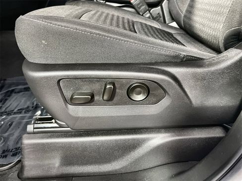 Used 2025 Chevrolet Silverado 2500 LT w/ Convenience Package image 14