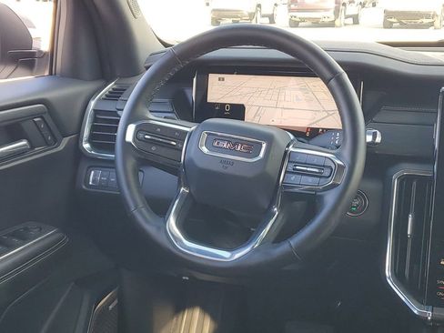 Used 2025 GMC Acadia Elevation image 25