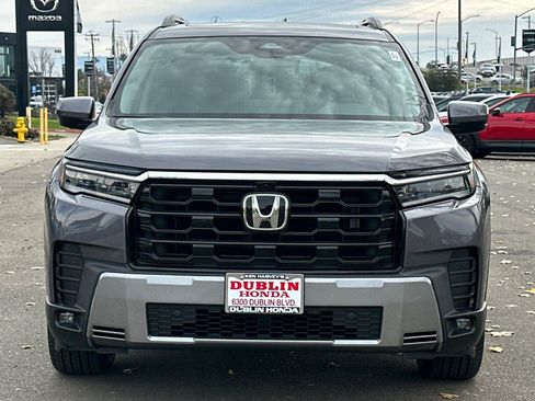 New 2026 Honda Pilot Touring image 9