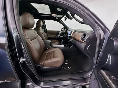 Used 2021 Toyota Tacoma Limited AWD/4WD image 29