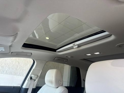 Used 2023 Buick Enclave Essence w/ Experience Buick Package FWD image 13