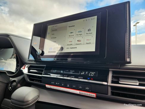 New 2026 Toyota Sienna LE FWD image 51