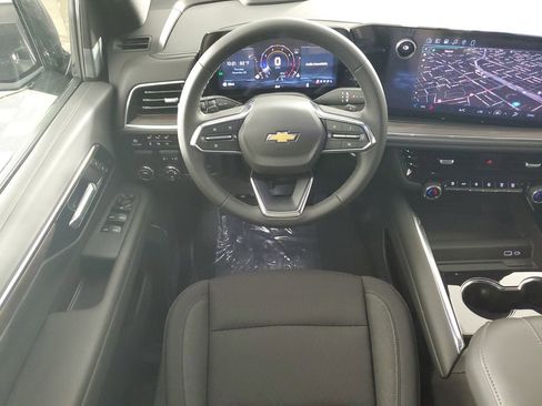 New 2026 Chevrolet Suburban LS image 16