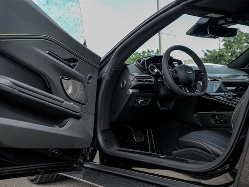 New 2026 Aston Martin V8 Vantage Roadster image 16