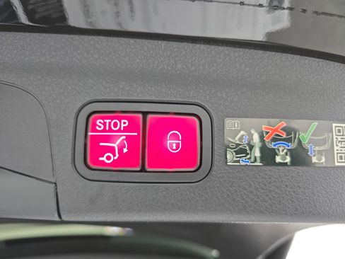 Certified 2022 Mercedes-Benz GLE 350 w/ AMG Line Exterior image 13