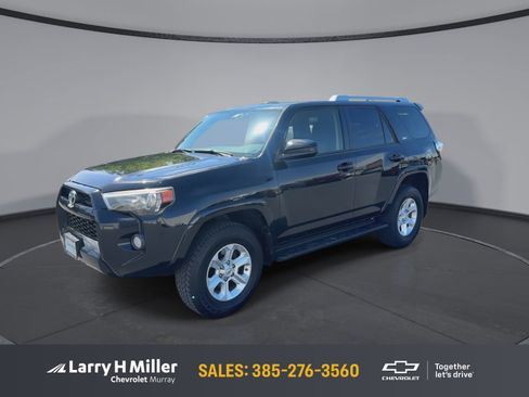 Used 2018 Toyota 4Runner SR5 AWD/4WD image 1