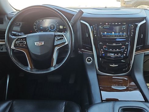 Used 2020 Cadillac Escalade Luxury w/ Escalade Sport Edition image 19