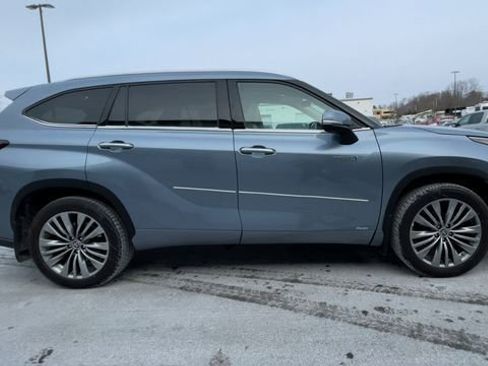 Certified 2021 Toyota Highlander Platinum image 9