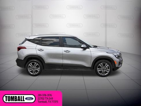 Used 2022 Kia Seltos LX AWD/4WD image 9