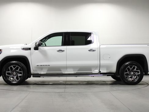 Used 2023 GMC Sierra 1500 SLT w/ SLT Convenience Package image 7