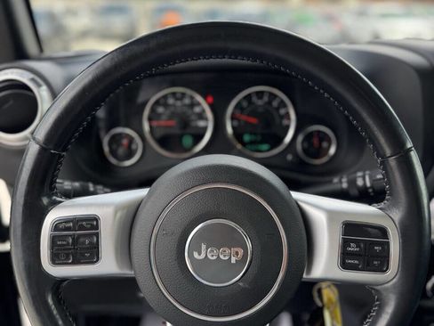 Used 2017 Jeep Wrangler Unlimited Sahara w/ Quick Order Package 24E Chief image 15