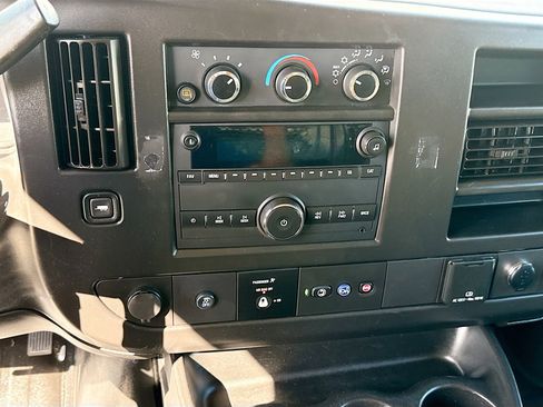Used 2022 Chevrolet Express 2500 w/ Driver Convenience Package image 18