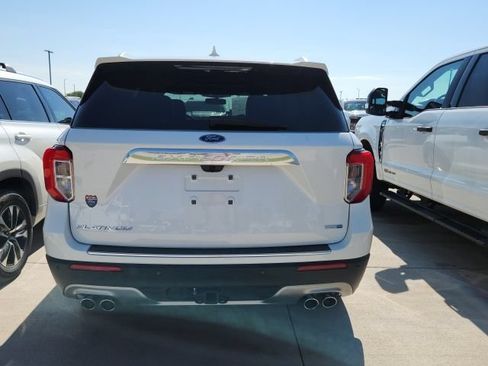 Used 2020 Ford Explorer Platinum w/ Premium Technology Package AWD/4WD image 4