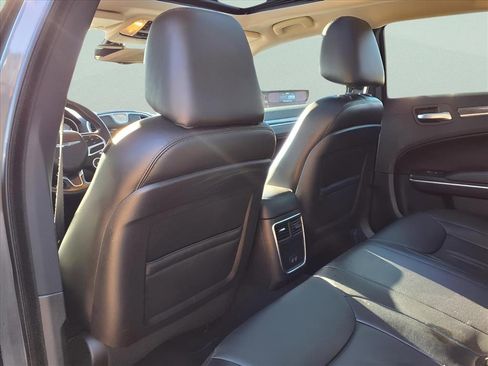 Used 2019 Chrysler 300 Touring L w/ Quick Order Package 22F image 13