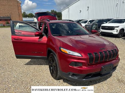 Used 2017 Jeep Cherokee High Altitude AWD/4WD image 22